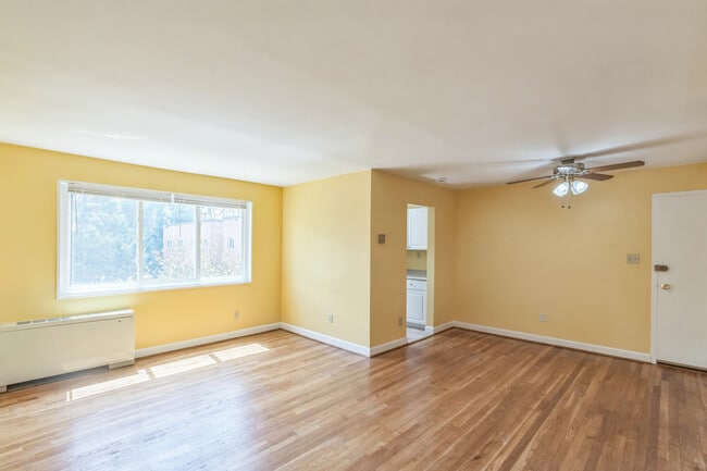 property at 9734 Glen Ave
