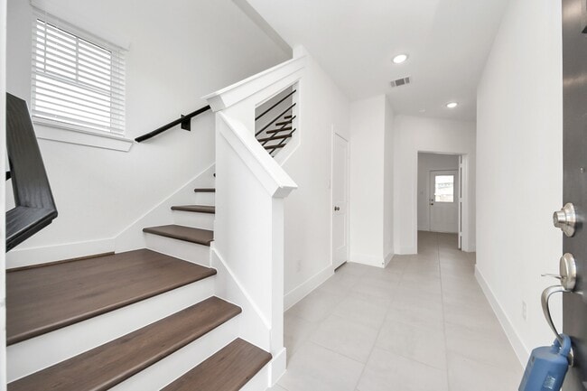 1420 Shaded Rock Dr in Sienna, TX - Building Photo - Building Photo