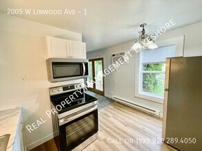 2005 W Linwood Ave in Oshkosh, WI - Building Photo - Building Photo