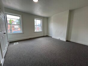 821 Collins Ave, Unit #2 in Pittsburgh, PA - Building Photo - Building Photo