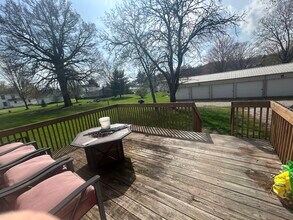 22174 Vine St in Oldenburg, IN - Foto de edificio - Building Photo