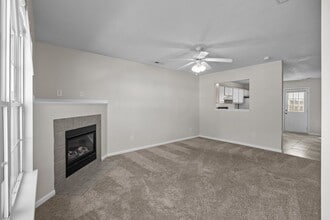 209 Pinegrove Ct in Jacksonville, NC - Building Photo - Building Photo