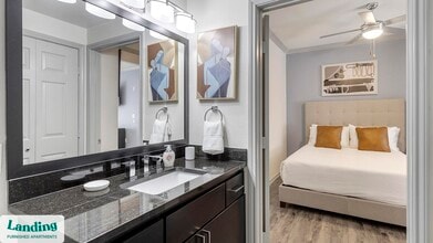 17811 Vail St, Unit 25112 in Dallas, TX - Foto de edificio - Building Photo