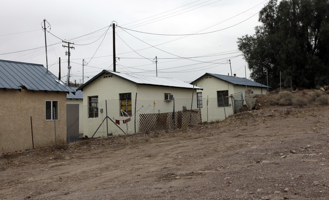 108 W Cottage St in Barstow, CA - Building Photo - Building Photo