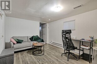 193 Coxwell Ave in Toronto, ON - Building Photo