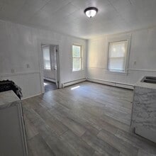 9 Woodland St in Vernon, CT - Building Photo - Building Photo