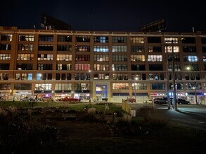 500 Robert St N in St. Paul, MN - Foto de edificio - Building Photo