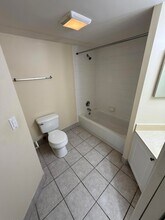 1100 Crestwood Ct S, Unit 1104 in Royal Palm Beach, FL - Foto de edificio - Building Photo