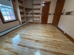 4 Maple Ave, Unit 4 maple abe in Claremont, NH - Foto de edificio - Building Photo