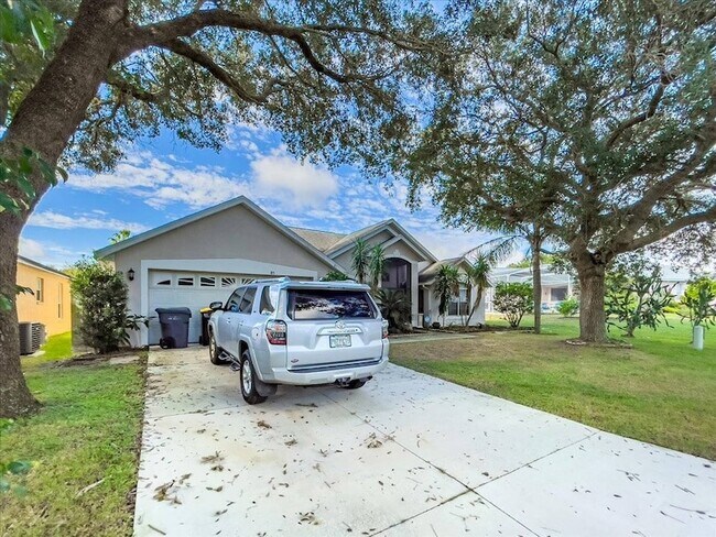 41 Nevada Loop Rd in Davenport, FL - Building Photo - Building Photo