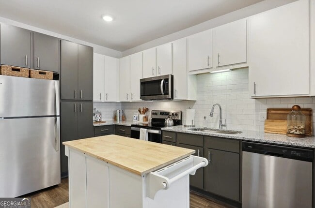 property at 75 Overlook Pkwy SE