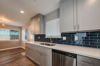 1623 Cherry Ridge Dr in Houston, TX - Building Photo - Building Photo