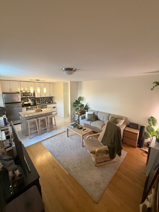 3005 Newtown Ave, Unit #3 in Astoria, NY - Building Photo