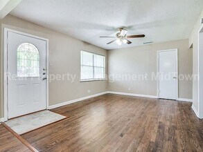 222 Pecos St in Garland, TX - Building Photo - Building Photo