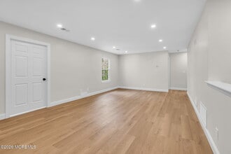18-7 Augusta Ct in Freehold Township, NJ - Building Photo - Building Photo