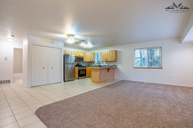 1290 Hoka Hay Cir in Wasilla, AK - Building Photo - Building Photo
