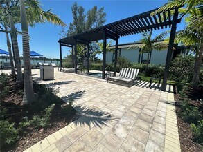 315 NE 208th Terrace in North Miami Beach, FL - Building Photo - Building Photo