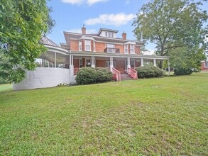 321 E Main St in Morven, NC - Building Photo - Building Photo