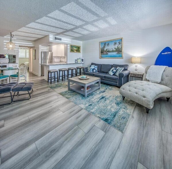 2565 S Ocean Blvd, Unit 1040 in Palm Beach, FL - Building Photo - Building Photo