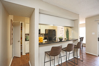 Frankford Flats Apartments in Dallas, TX - Foto de edificio - Interior Photo