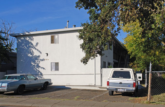 2319 Empress St in Sacramento, CA - Building Photo - Building Photo