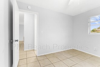 182 SE 27th Way in Boynton Beach, FL - Building Photo - Building Photo