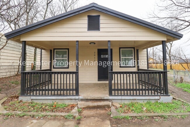 property at 2012 N Atlanta Ct