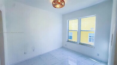 1320 Drexel Ave in Miami Beach, FL - Building Photo - Building Photo