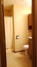 1008 Dano Cir, Unit 1 in Marshall, MN - Building Photo - Building Photo