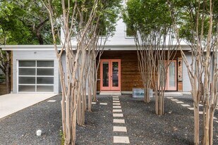 1302 S 5th St in Austin, TX - Building Photo