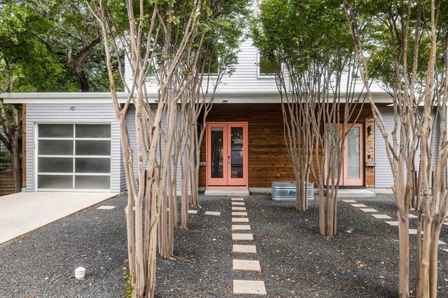 property at 1302 S 5th St