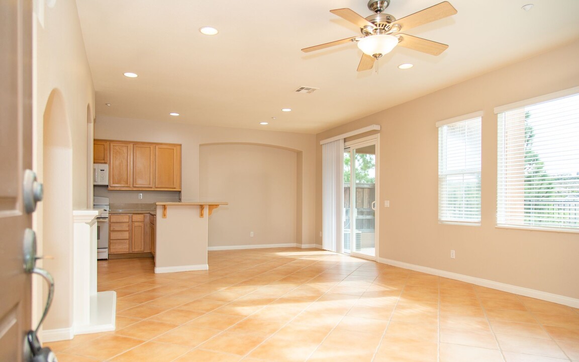 1247 Highbluff Ave in San Marcos, CA - Building Photo