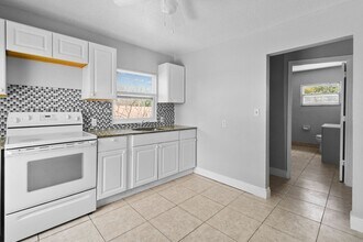 3721 Henry Ave in West Palm Beach, FL - Building Photo - Building Photo