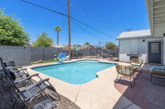 3330 E Cypress St in Phoenix, AZ - Building Photo - Building Photo