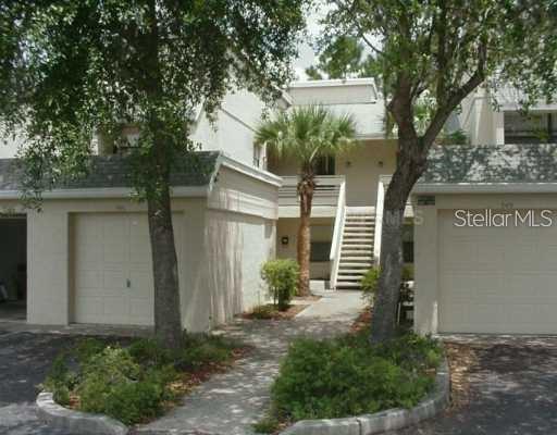 555 Majestic Way in Altamonte Springs, FL - Building Photo