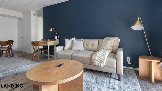 1071 Clayton Ln, Unit M1406 in Austin, TX - Building Photo - Building Photo