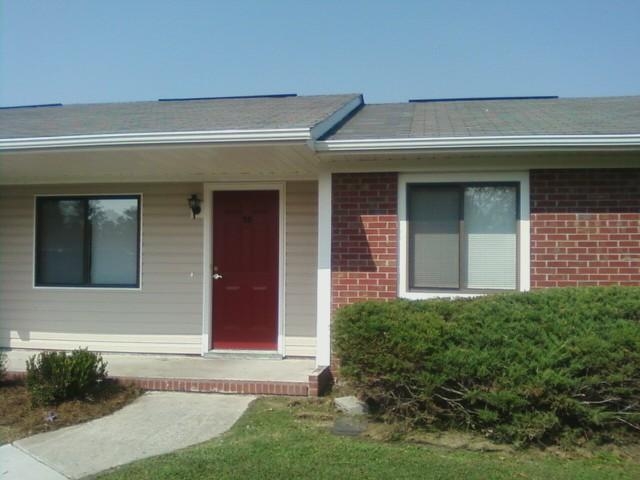 Longview Apartments in Maysville, NC - Building Photo