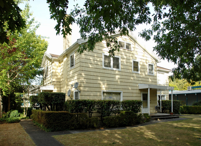 1860 Potter St in Eugene, OR - Building Photo - Building Photo