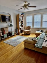 5031 N Harding Ave, Unit 3W in Chicago, IL - Building Photo - Building Photo