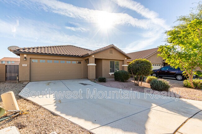 3625 E Del Rio Dr in Queen Creek, AZ - Building Photo - Building Photo