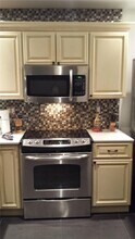 677 NE 24th St, Unit 406 in Miami, FL - Building Photo - Building Photo