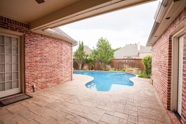 8100 Rosemont Dr in Plano, TX - Building Photo - Building Photo