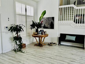 1987 S Landing Way in Weston, FL - Building Photo - Building Photo