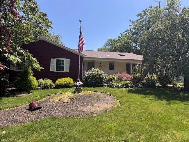 property at 3 Janis Ln