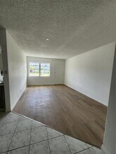 55 NW 204th St, Unit 5 in Miami Gardens, FL - Building Photo - Building Photo