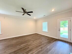 1728 Windsor Hl Ln in Montgomery, AL - Foto de edificio - Building Photo