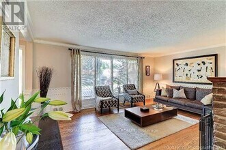 195 York Mills Rd in Toronto, ON - Building Photo - Building Photo