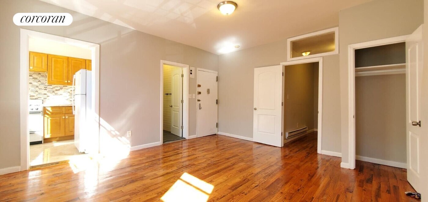 413 E 158th St in Bronx, NY - Building Photo