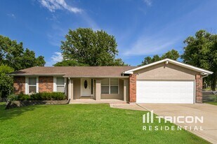 43 Westbrook Dr in O'Fallon, MO - Building Photo