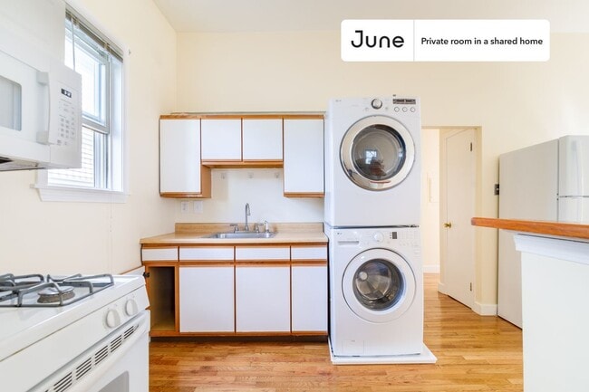 Room in Shared 2 bed/1 bath home in Boston, MA - Building Photo - Building Photo